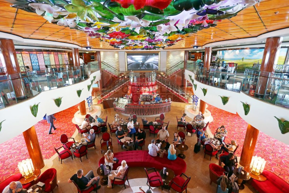 An Bord: Norwegian Jade, das Norwegian Cruise Line Kreuzfahrtschiff für Hamburg