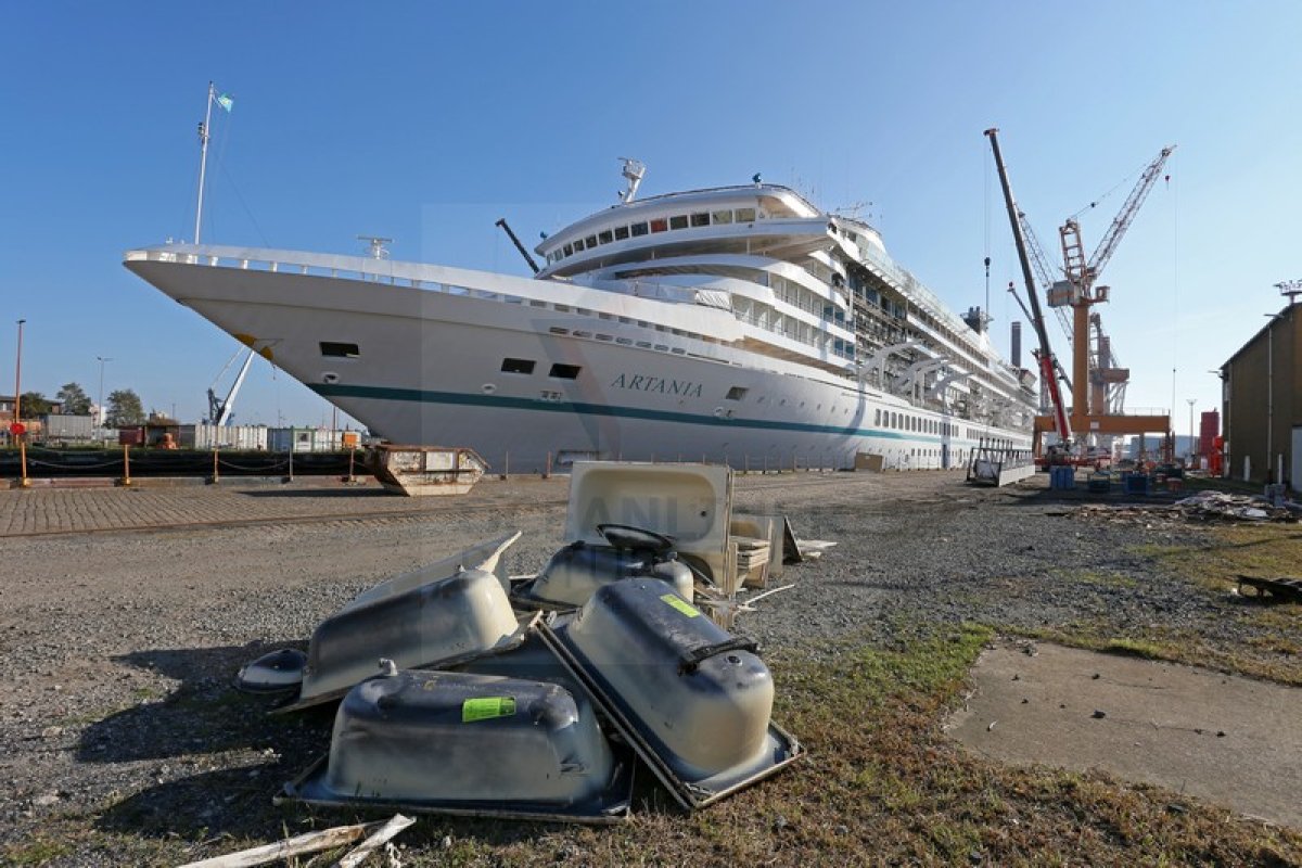 Besuch auf der MS Artania in der Lloyd Werft Bremerhaven