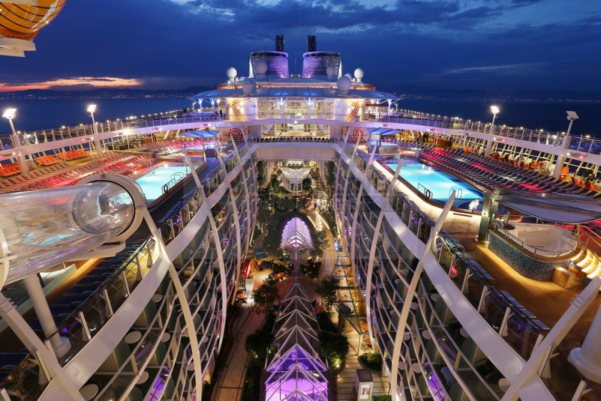 TEIL 1: Größer, eleganter, innovativer, so präsentiert sich die Harmony of the Seas als das neue, größte Kreuzfahrtschiff der Welt