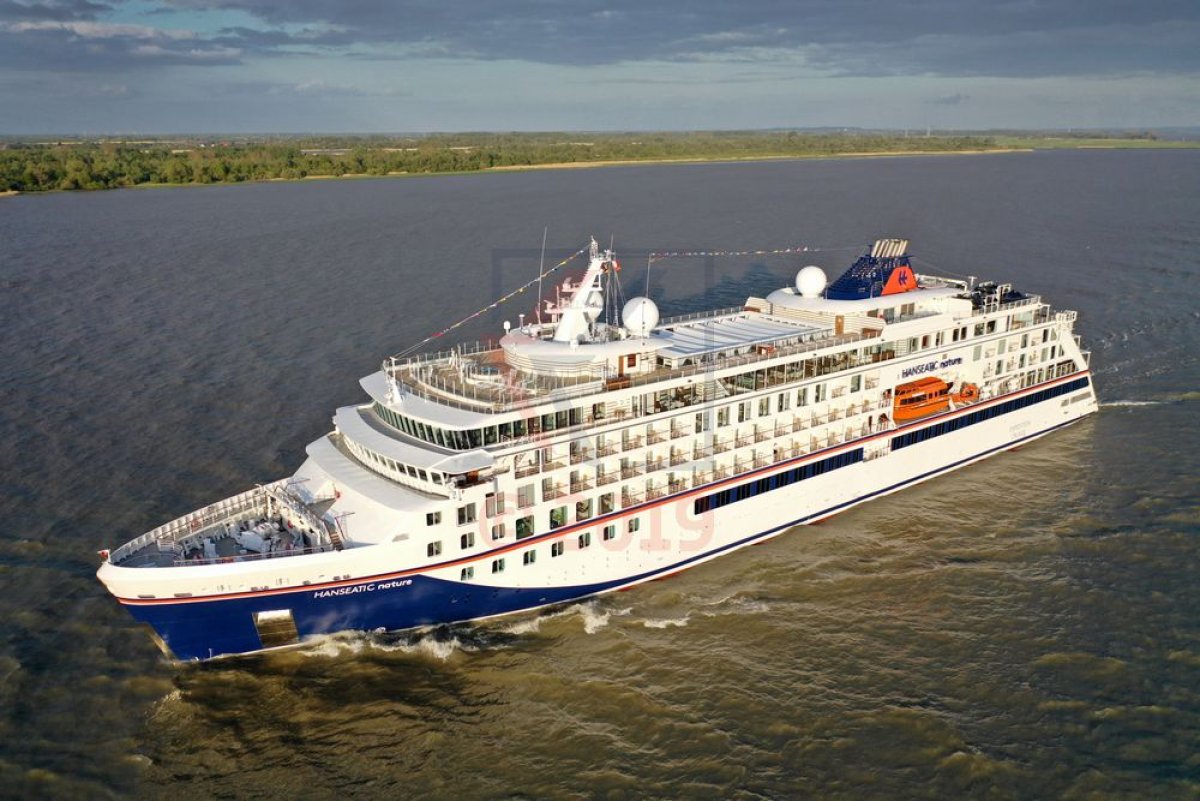 Schiffsportrait der Hanseatic nature von Hapag Lloyd Expedition Cruises