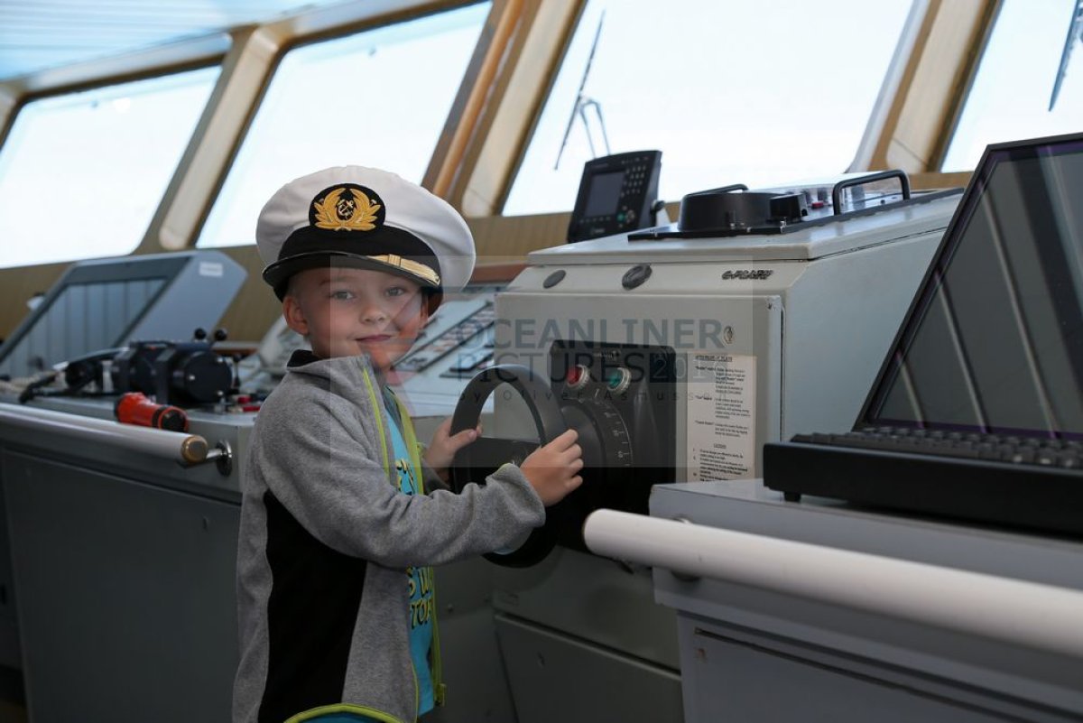 Kreuzfahrt mit Kind: Familienkreuzfahrtschiff oder Kreuzfahrtklassiker?