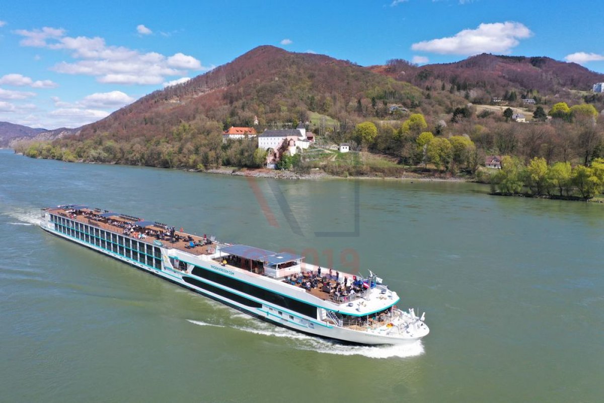 Flusskreuzfahrtschiff MS Adora: Taufe in Wien und Bilder aller Schiffsbereiche