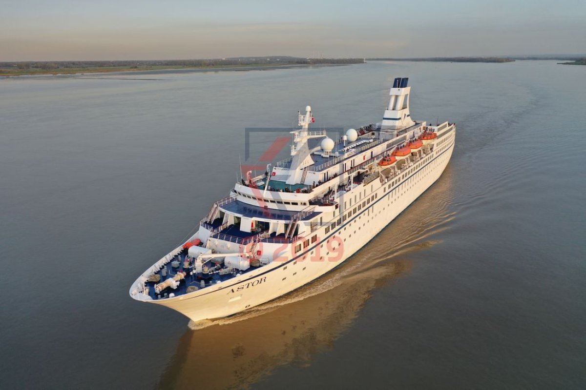 MS Astor wird ab 2021 als Jules Verne für CMV France fahren