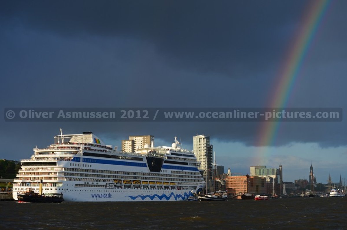 AIDA bietet Schiffsbesichtigungen in Warnemünde an!