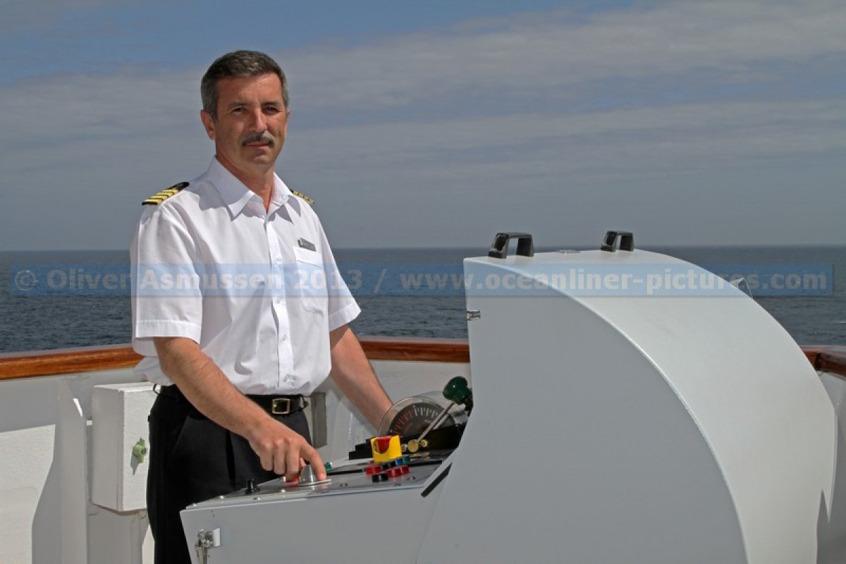 10 Fragen an den Kapitän der MS Artania, Sergey Kalashnikov 10 Fragen an den Kapitän der MS Artania, Sergey Kalashnikov