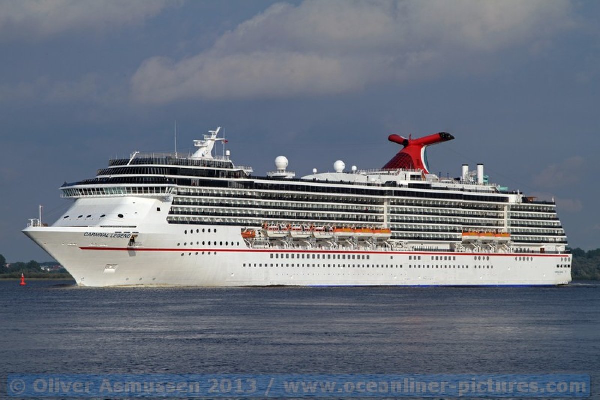 Carnival Legend von Carnival Cruise Lines erstmals im Hamburger Hafen  Carnival Legend von Carnival Cruise Lines erstmals im Hamburger Hafen
