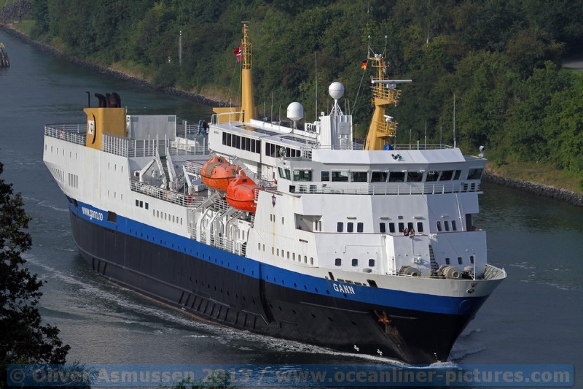MS Gann, ehemaliges Hurtigruten Postschiff an der Überseebrücke in Hamburg, im Nord-Ostsee-Kanal und in Kiel MS Gann, ehemaliges Hurtigruten Postschiff an der Überseebrücke in Hamburg, im Nord-Ostsee-Kanal und in Kiel