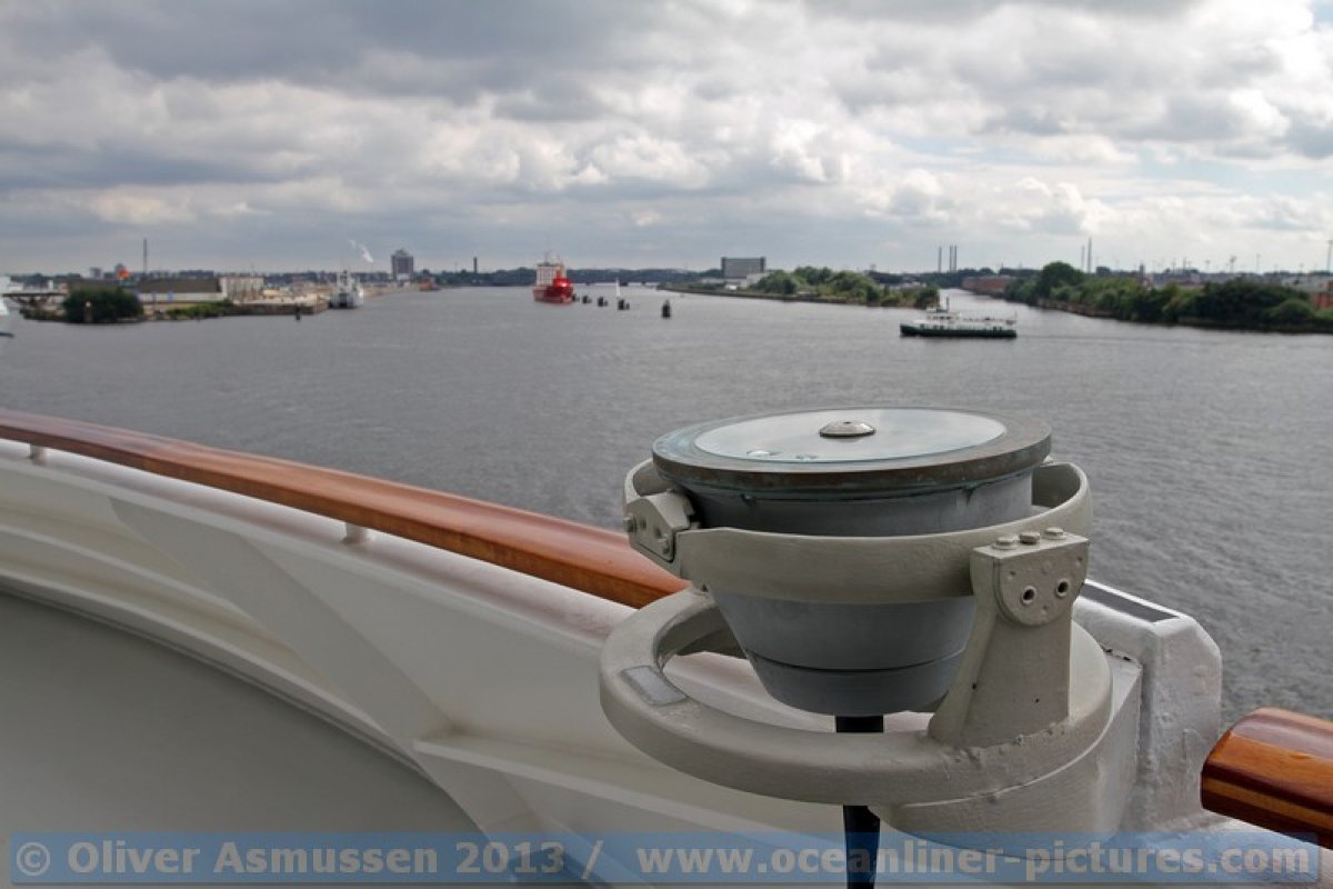 MS Hamburg Südafrika-Kreuzfahrt mit Namibia, Kapstadt und Garden Route MS Hamburg Südafrika-Kreuzfahrt mit Namibia, Kapstadt und Garden Route