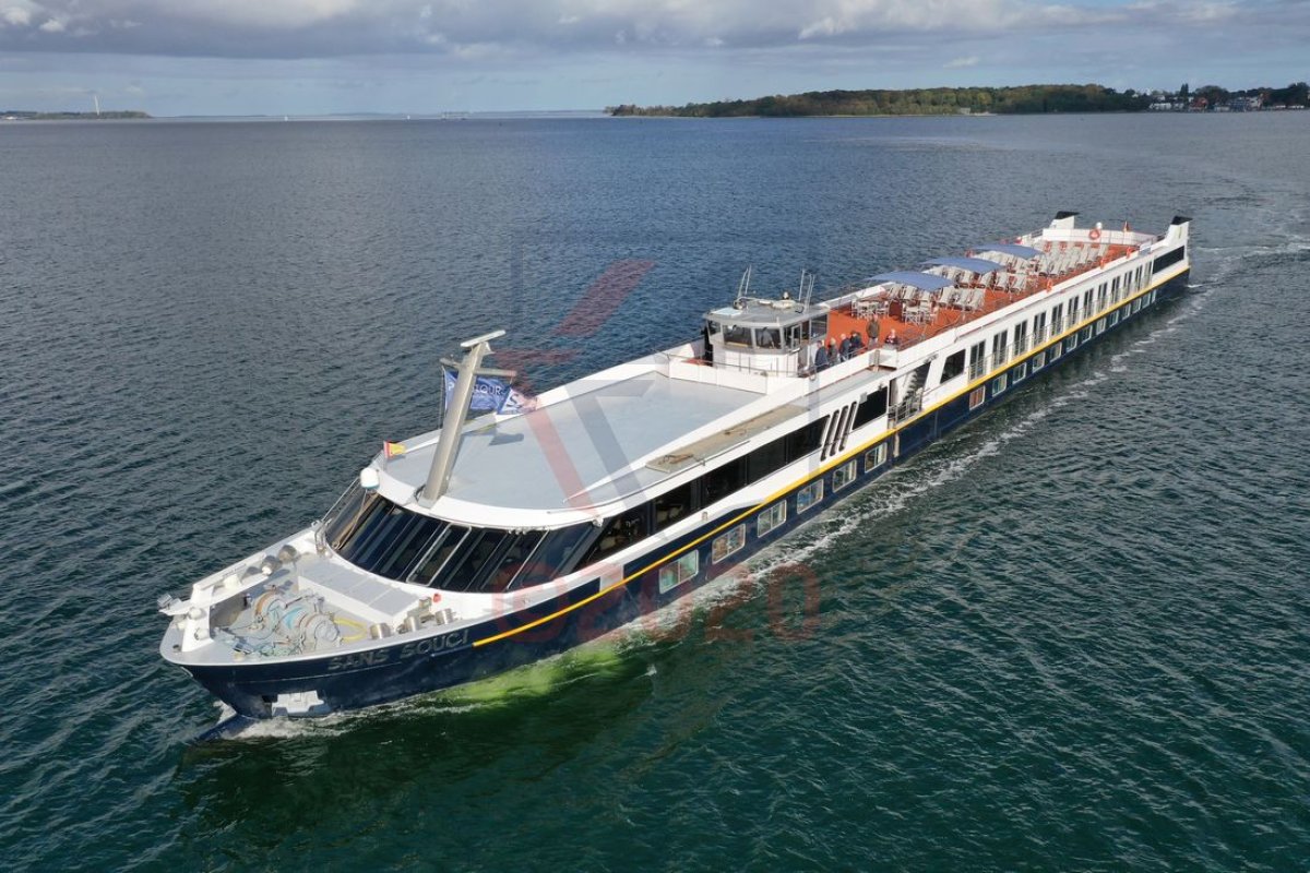 MS Sans Souci Flusskreuzfahrtschiff im Schiffsportrait MS Sans Souci Flusskreuzfahrtschiff im Schiffsportrait