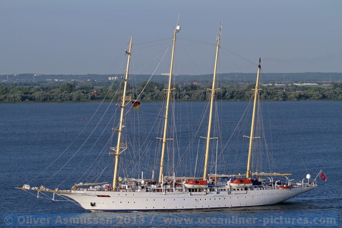 Kreuzfahrt-Segelschiff SS Star Flyer von Star Clippers Kreuzfahrten macht in Hamburg fest Kreuzfahrt-Segelschiff SS Star Flyer von Star Clippers Kreuzfahrten macht in Hamburg fest