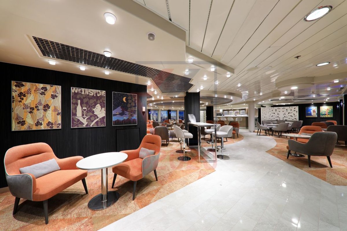 MS Hamburg Schiffsportrait nach Renovierung MS Hamburg Schiffsportrait nach Renovierung