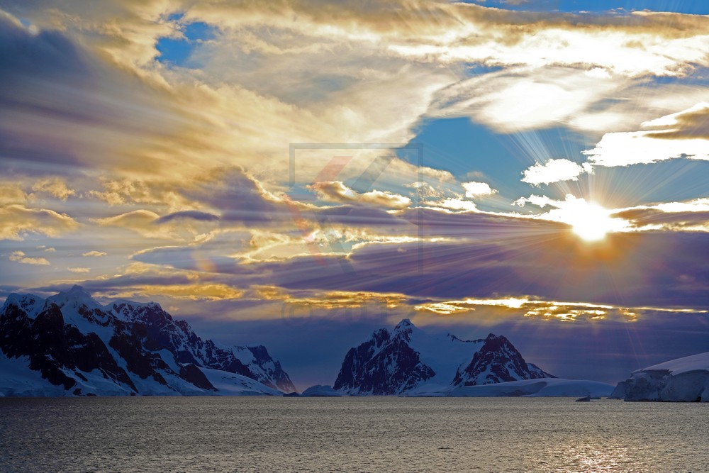 Abendhimmel in der Flandres Bay, Antarktis Abendhimmel in der Flandres Bay, Antarktis