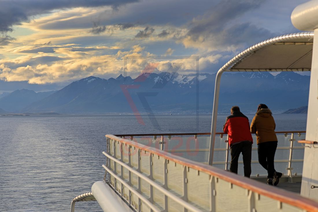 Abends mit der MS Hamburg im Beagle Kanal, Argentinien