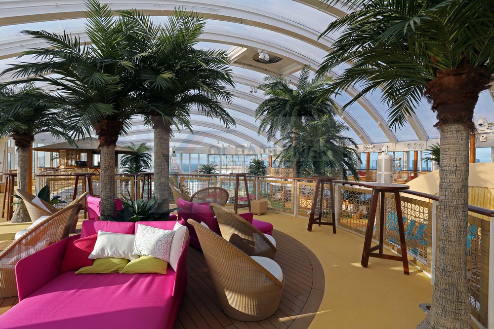 AIDAprima Beach Club Blick von oberer Ebene AIDAprima Beach Club Blick von oberer Ebene