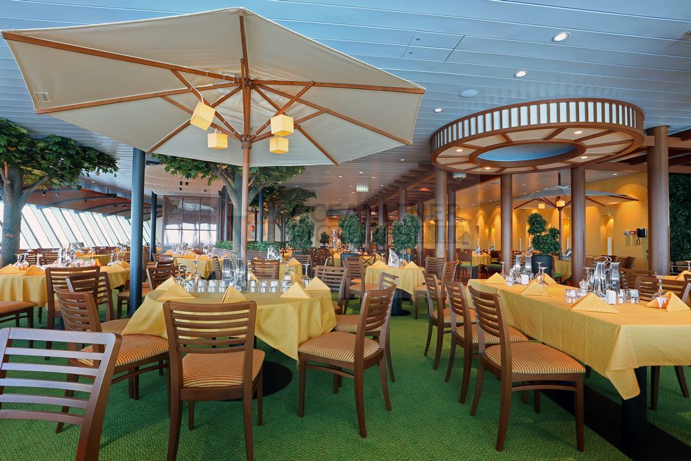 AIDAprima Markt Restaurant abends AIDAprima Markt Restaurant abends