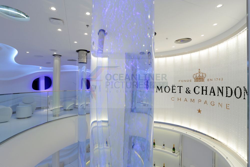 AIDAprima Spray Bar by Moet & Chandon AIDAprima Spray Bar by Moet & Chandon