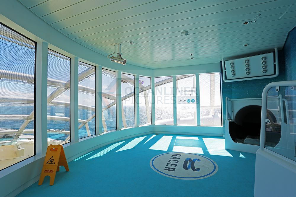 AIDAprima Start AIDA Racer Wasserrutschen AIDAprima Start AIDA Racer Wasserrutschen