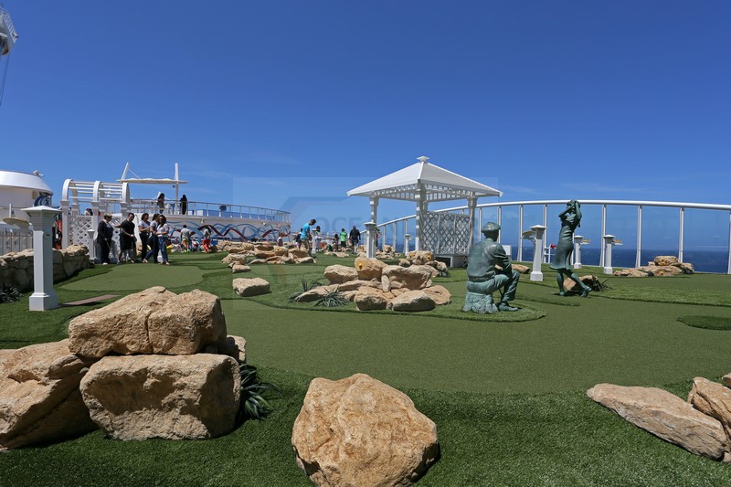 Allure Dunes Minigolf Allure of the Seas