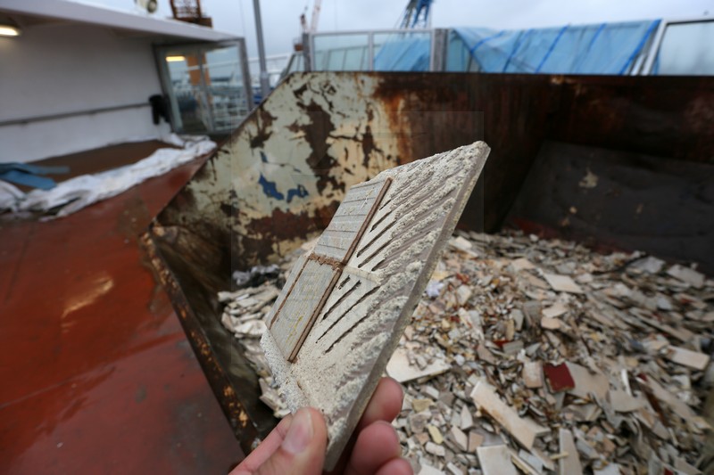 alte Fliesen aus Baedern MS Artania 21.10.2014 alte Fliesen aus Baedern MS Artania 21.10.2014