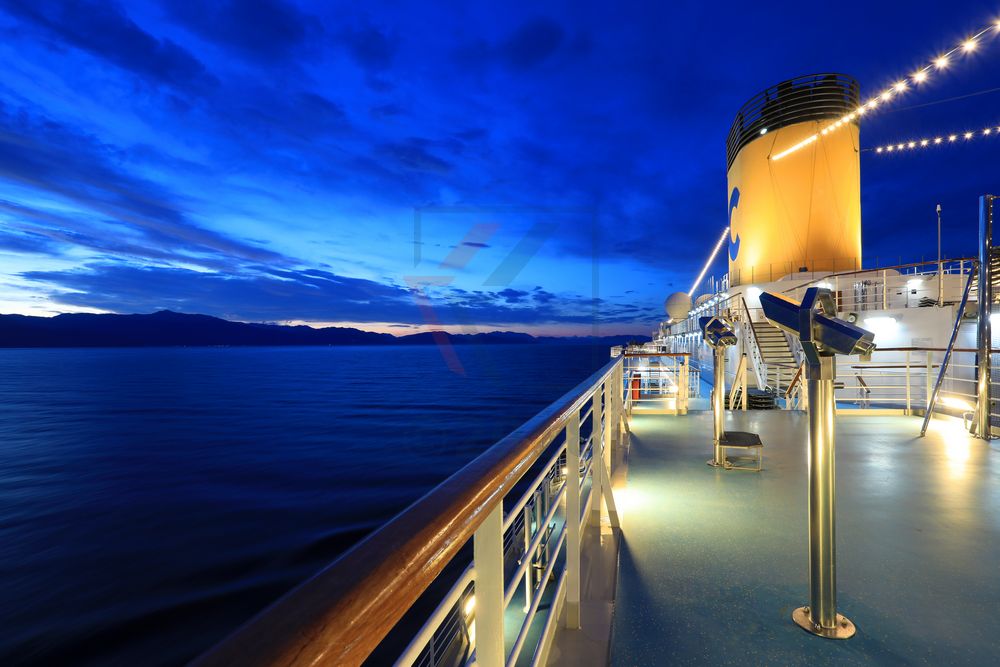 Am frühen Morgen mit der Costa Deliziosa vor Korfu