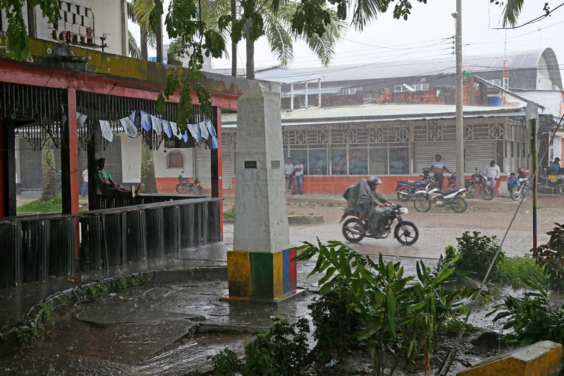 an der Grenze Kolumbien nach Brasilien in Leticia 09.01.2015