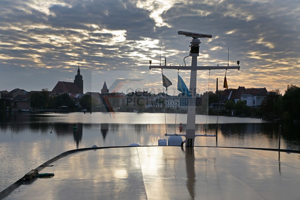 Ankunft MS Saxonia am Liegeplatz Brandenburg Ankunft MS Saxonia am Liegeplatz Brandenburg