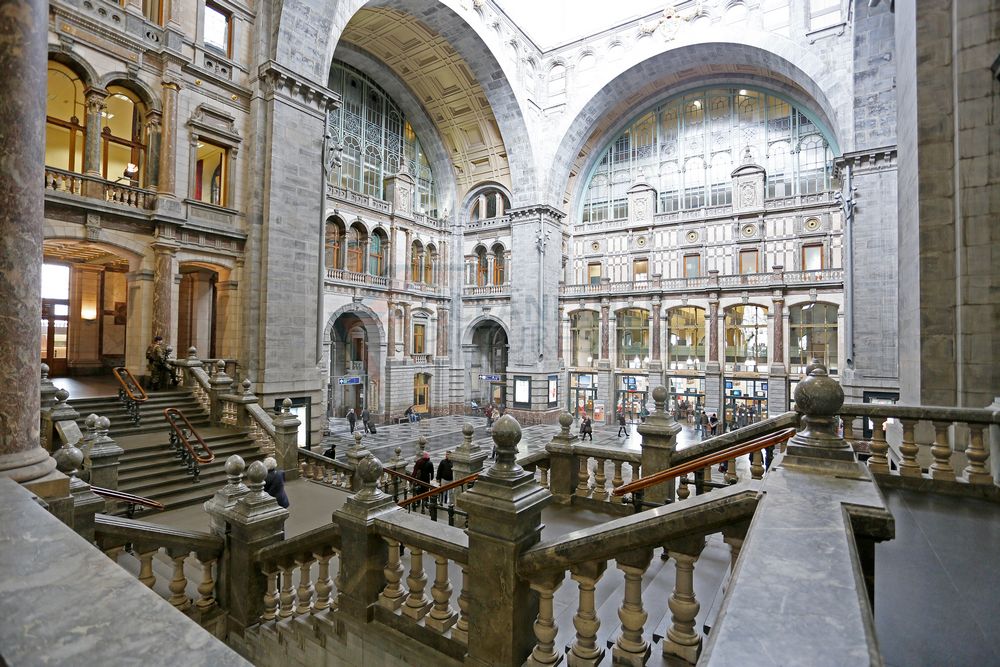 Antwerpen Centraal Station die historische Empfangshalle