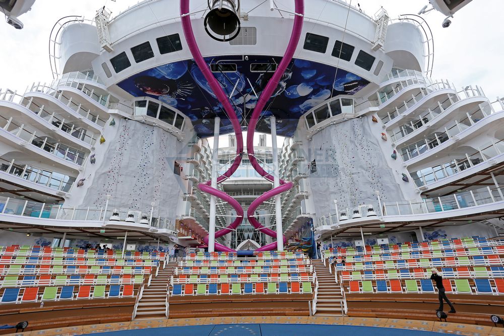 Aqua Theater, Ultimate Abyss Rutsche und Kletterwände Harmony of the Seas