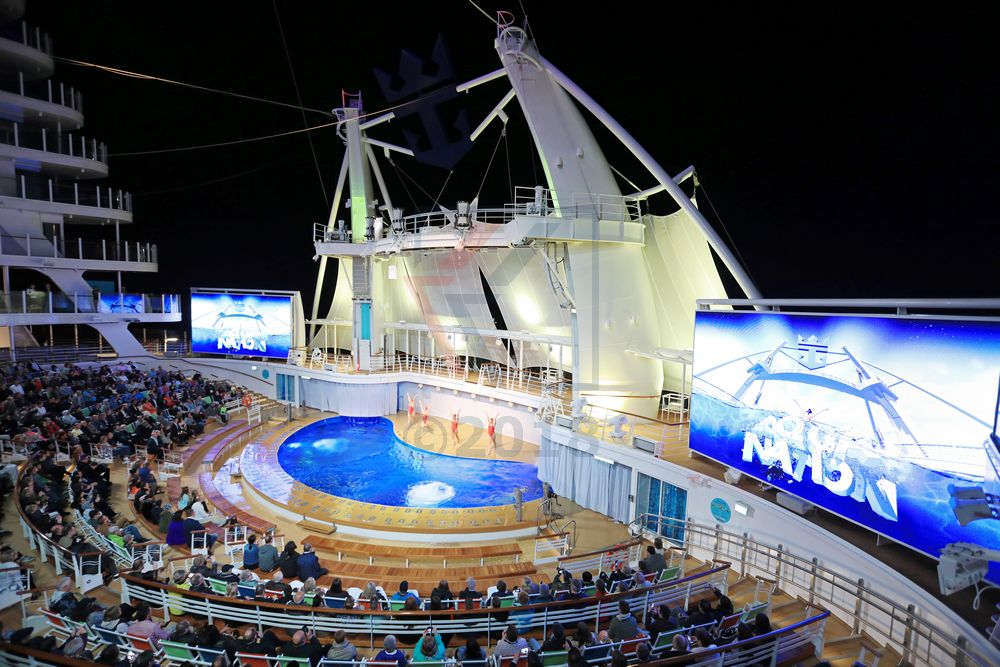 AquaNation Wassershow Aqua Theater Symphony of the Seas AquaNation Wassershow Aqua Theater Symphony of the Seas