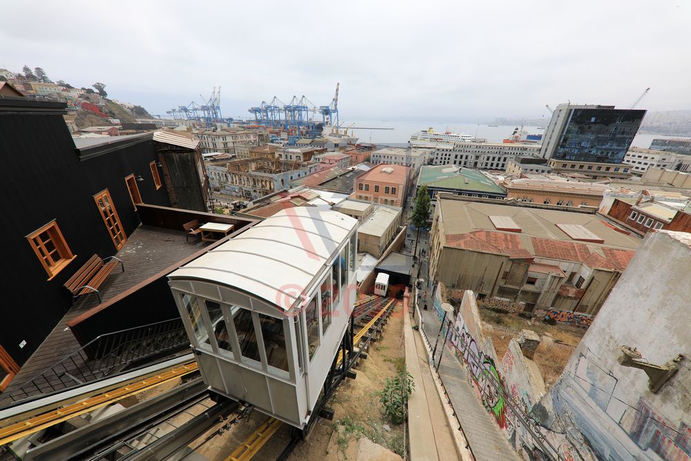 Ascensores Standseilbahn in Valparaiso, Chile und MS Hamburg