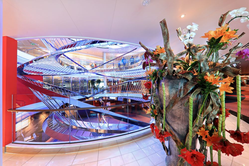 Atrium und Blumendekoration Nieuw Statendam
