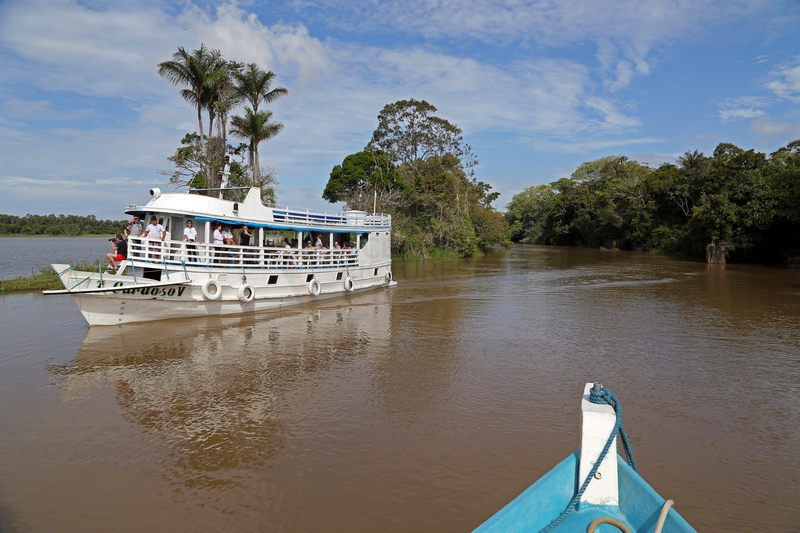 Ausflugsboote auf dem Maica-See in Brasilien am 15.01.2015 Ausflugsboote auf dem Maica-See in Brasilien am 15.01.2015