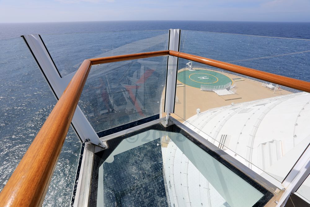 Aussicht von der King of the World Plattform am Bug Symphony of the Seas