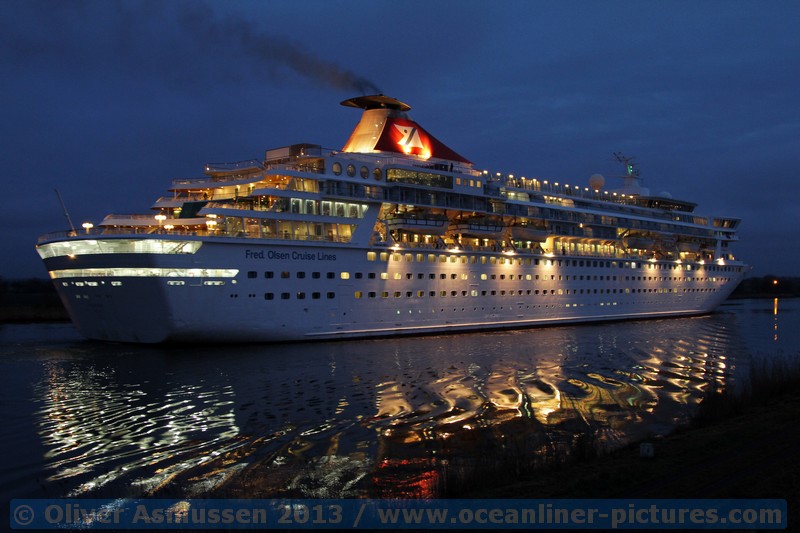 Fred. Olsen Cruise Lines Balmoral, NOK, 17. Dezember 2013