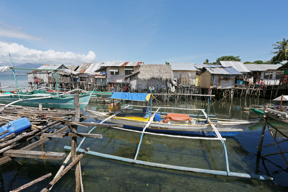 Bangka Boote und Pfahlbauten im Fischerdorf bei Puerto Princesa 16.02.2016
