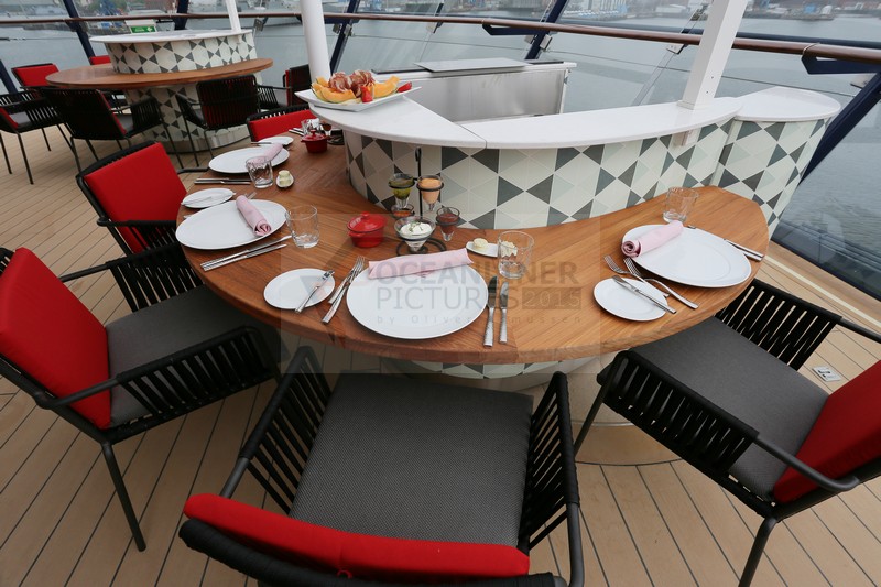 Barbeque Tische Surf & Turf Steakhouse Mein Schiff 4 Aussenbereich