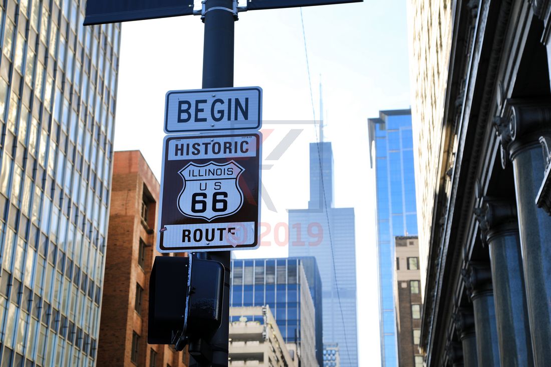 Begin historic Route 66 Chicago