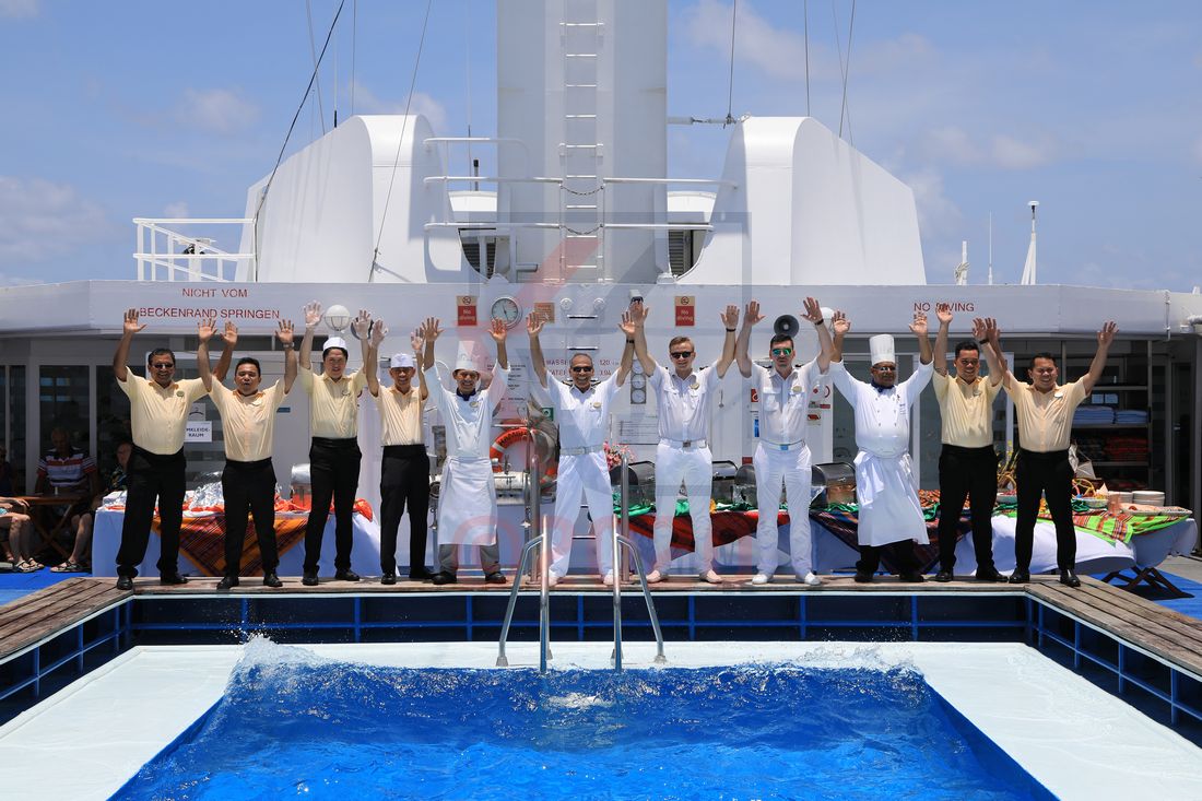 Beim Frühschoppen MS Hamburg