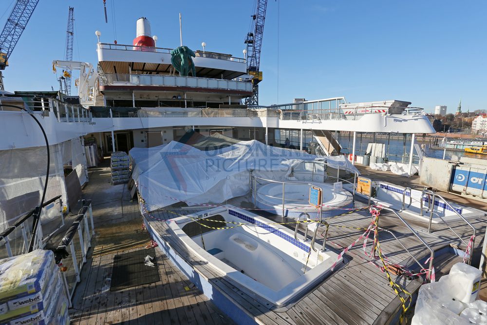 Black Watch Swimming Pool und Sonnendeck 28.11.2016 Black Watch Swimming Pool und Sonnendeck 28.11.2016