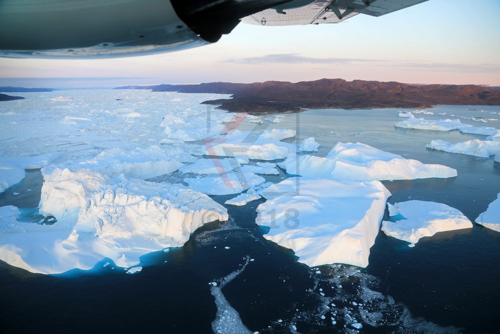 Blick auf den Eisfjord und die Eisberge in Ilulissat Blick auf den Eisfjord und die Eisberge in Ilulissat
