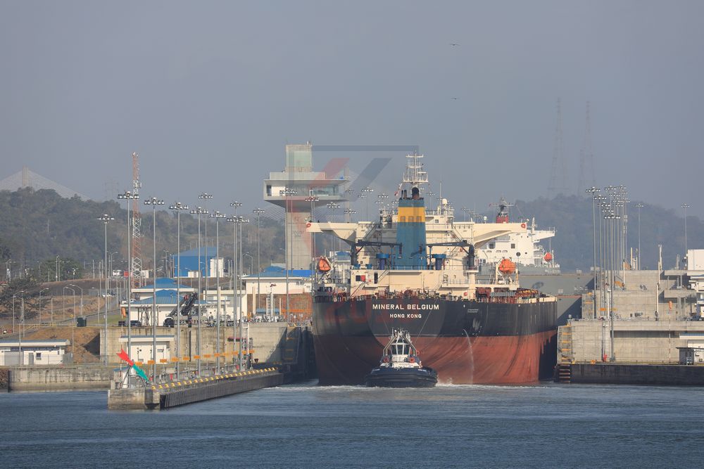Blick auf neue Schleuse Panamakanal Balboa