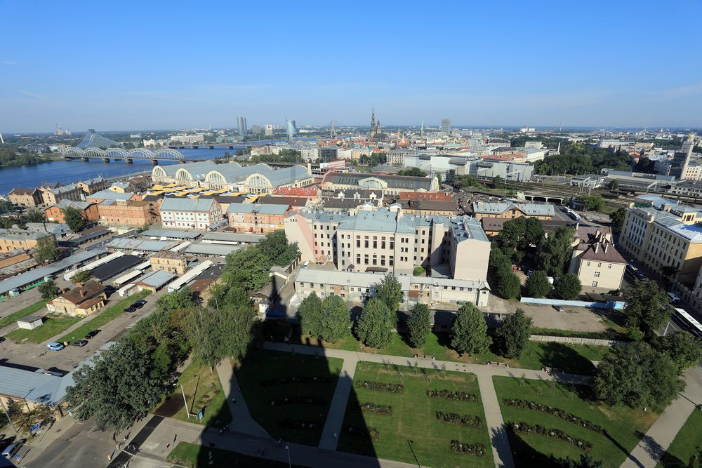Blick auf Riga von der Lettischen Akademie der Wissenschaften Blick auf Riga von der Lettischen Akademie der Wissenschaften