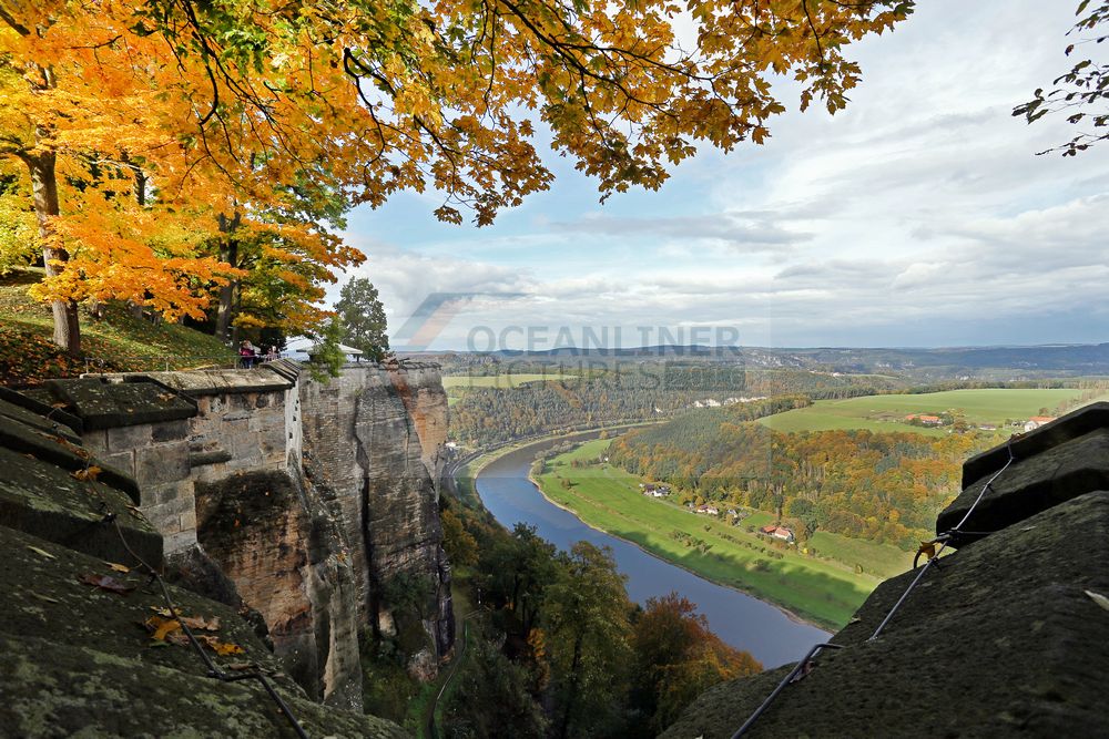Blick auf Sächsische Schweiz und Elbe von Festung Königstein