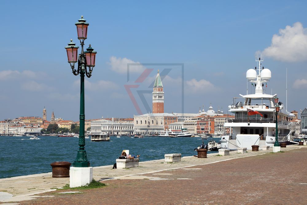 Blick auf Venedig und den Campanile