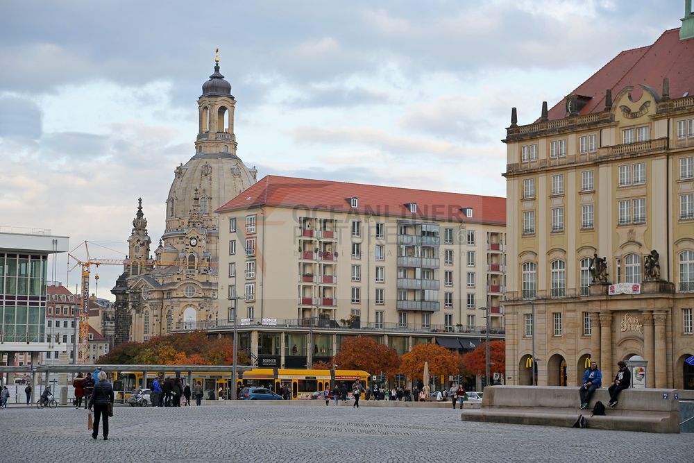 Blick vom Altmarkt in Richtung Neumarkt und Frauenkirche Dresden Blick vom Altmarkt in Richtung Neumarkt und Frauenkirche Dresden