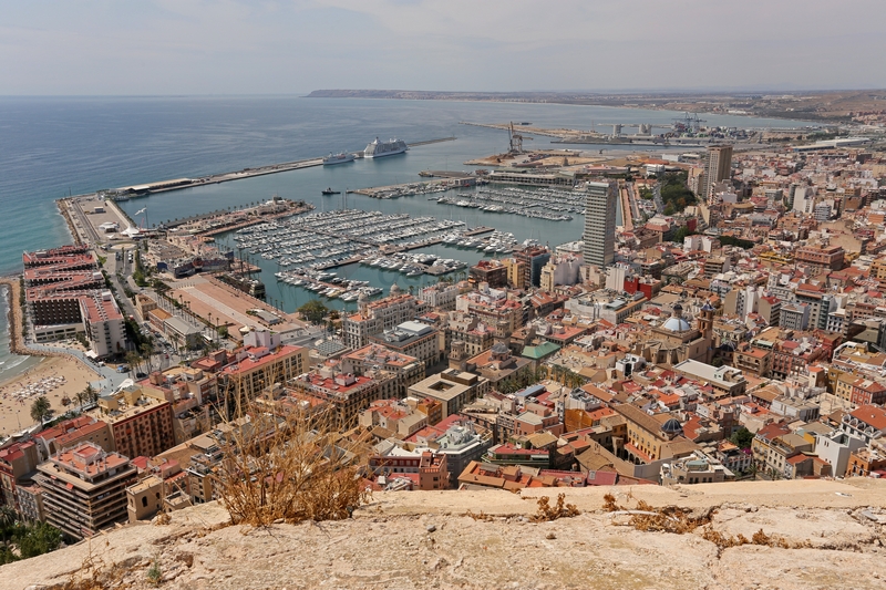 Blick vom Castillo de Santa Barbara Alicante