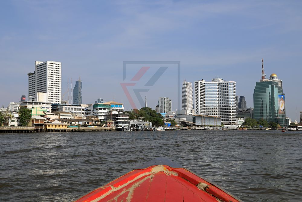 Blick vom Chao Phraya River auf River City Bangkok