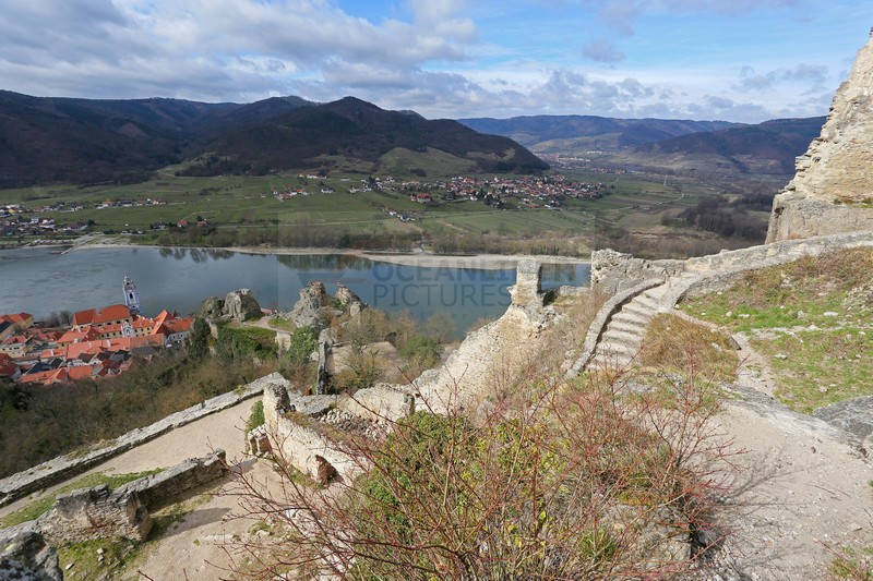 Blick von Burgruine Dürnstein auf Rossatz an der Donau 29.03.2015