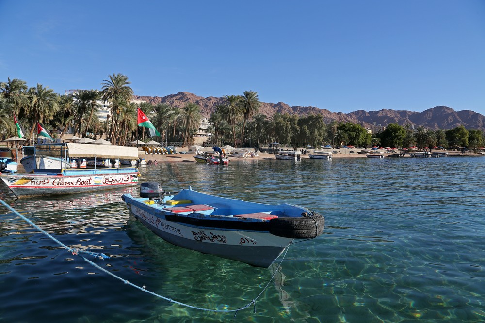 Boote am Strand von Aqaba in Jordanien Boote am Strand von Aqaba in Jordanien