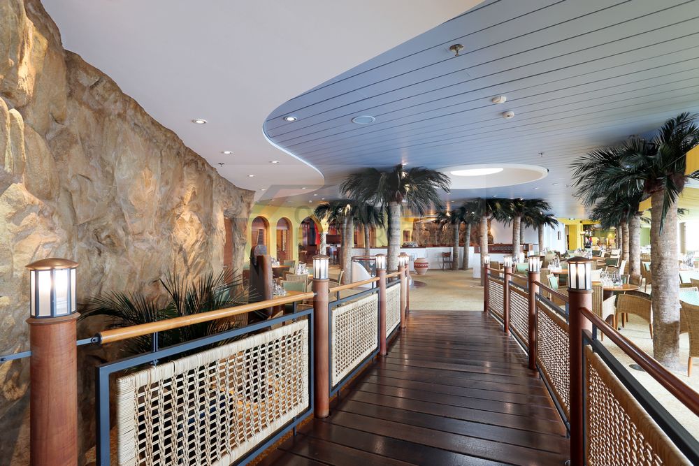 Brücke Calypso Restaurant und Body and Soul Sportbereich AIDAvita